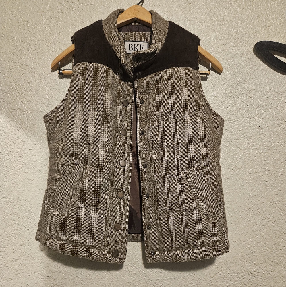 Women's Gray and Black Vest